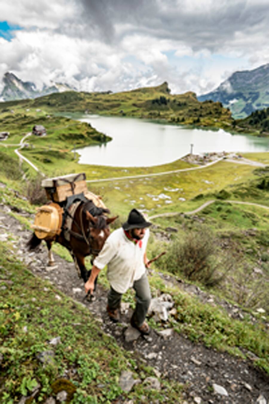 Säumer auf der Sbrinzroute von Wolfenschiessen nach Domodossola, auf Alp Trübsee