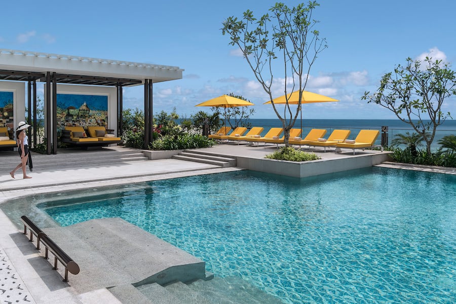 Shangri-La Colombo Pool