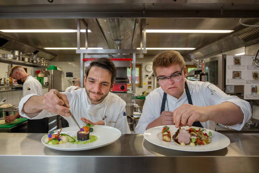 v.l. Küchenchef Silvio Wieland mit Sous Chef Thomas Koch.