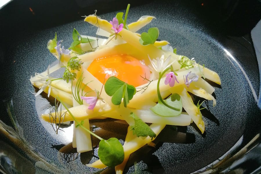 Spargel mit Eigelb von Pascal Steffen Roots, Basel