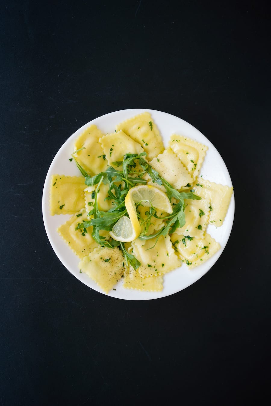 Ravioli mit Zitronen-Ricotta-Füllung im Sphères an der Hardturmstrasse im Zürcher Industriequartier