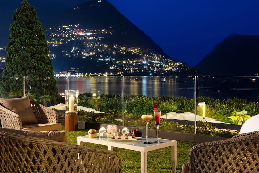 «Splendide»-Lifestyle by night: Die neue, traumhafte «La Piazzetta»-Lounge. Drinks & DJ.