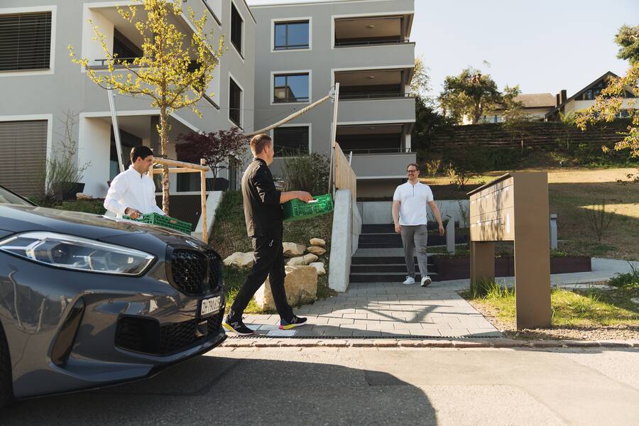 Gastgeber Stefano Petta & Stefan Heilemann, Chefkoch vom Restaurant Widder im Hotel Widder in Zürich, Koch des Jahres 2021, kocht beim Gewinnerpaar zu Hause. Swiss Wine sponsert den Wein. - win a private chef - 25. April 2021 - Copyright Olivia Pulver