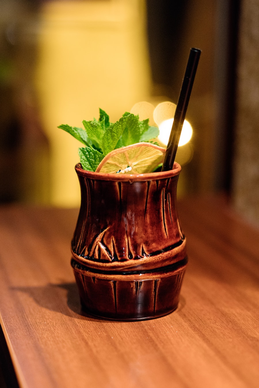 Ein Tiki-Cocktails: «The Finer Points of Behavior» in der Tales Bar in Zürich an der Selnaustrasse