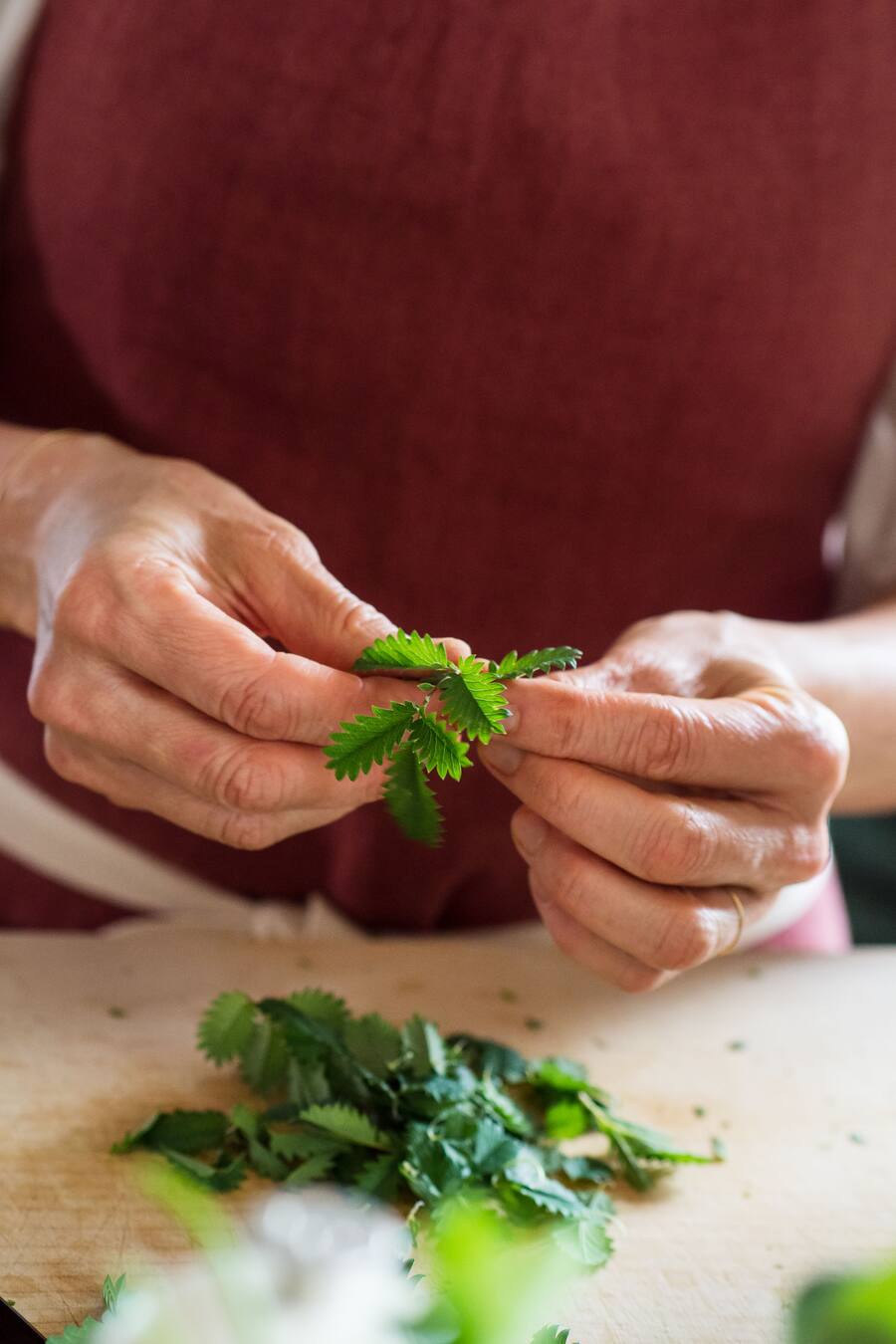 Tanja Grandits (Chefkoch im Stucki Basel) zeigt zwei Lieblingsfrühstücksrezepte: Spinat-Pfannkuchen mit Kräuterquark und selbstgemachtes Granola - Videodreh mit Pascal Bergamin und Guy Fässler bei Tanja zu Hause - Basel - Samstag, 17. Mai 2019 - Copyright Olivia Pulver