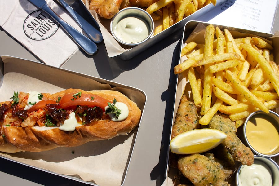 Flusskrebs Po'Boy & Fischknusperli, Terasse Saint Louis Buvette, Sydney Karolewski