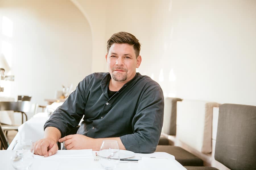 Tim Mâlzer im Restaurant Lohninger in Frankfurt.
