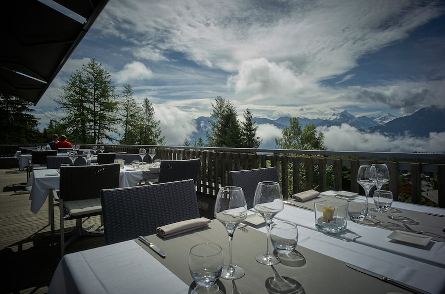 Crans Montana, le 11 juillet 2017, Hôtel restaurant Art de Vivre, Marco Ferraris nous présente un tartare de thon Albacares avec crème de sérac d'Alpage et gingembre confit et sauce soja © sedrik nemeth