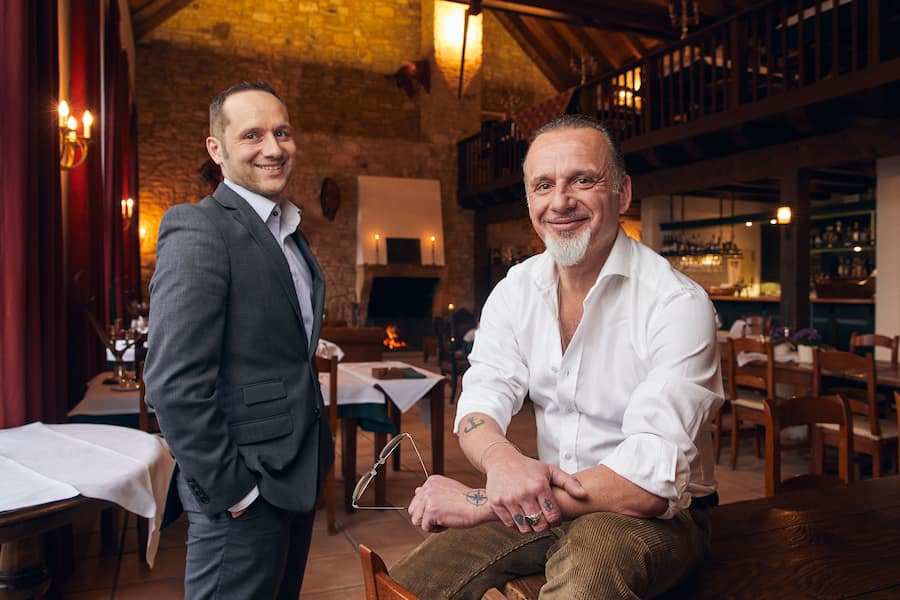 Chris Trewer (r.), Küchenchef, und Christian Andlauer, Leiter Gastronomie & Hotel, Hofgut Albführen,79802 Dettighofen DE, 17.01.2019, Foto Lucia Hunziker