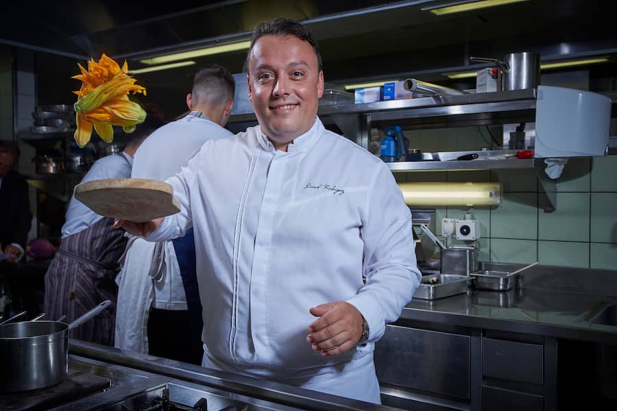 Vevey, le 1er Septembre 2019, Hôtel des 3 couronnes, Lionel Rodriguez accueille dans sa cuisine le chefs Franck Giovannini et Vladimir Mukhin, chef Moscovite. © sedrik nemeth