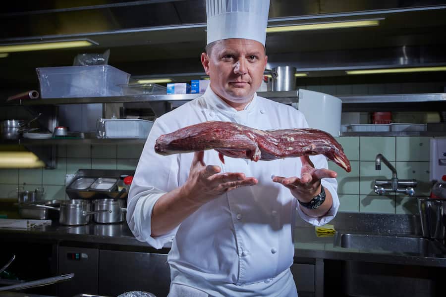 Vevey, le 1er Septembre 2019, Hôtel des 3 couronnes, Lionel Rodriguez accueille dans sa cuisine le chefs Franck Giovannini et Vladimir Mukhin, chef Moscovite. © sedrik nemeth