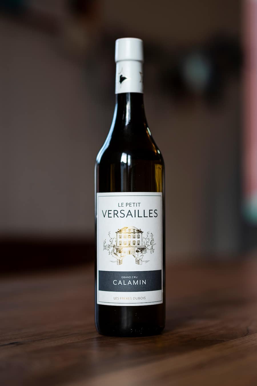 27.03.2021; Wil; âWin a privat Chef - Laurent Eperonâ; Sternekoch Laurent Eperon (Restaurant Pavillon im Baur au Lac in Zürich) kocht ein privates Dinner für das Ehepaar Natalie und Matthias Milsom.Im Bild Weisswein âLe Petite Versaillesâ von Les Frères Dubois. © Valeriano Di Domenico