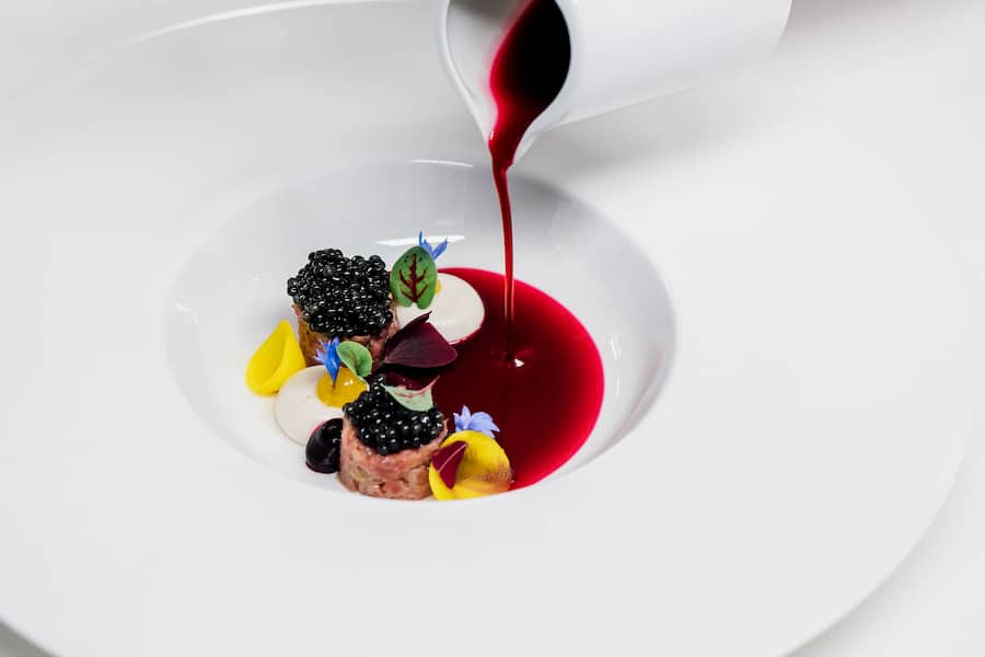 Rande mit Stör, Kaviar und Kalbstatar von Eckart Witzigmann und Martin Klein.