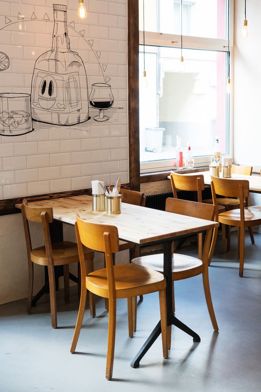 Weisse Kacheln im Restaurant Yardbird in Zürich Wiedikon