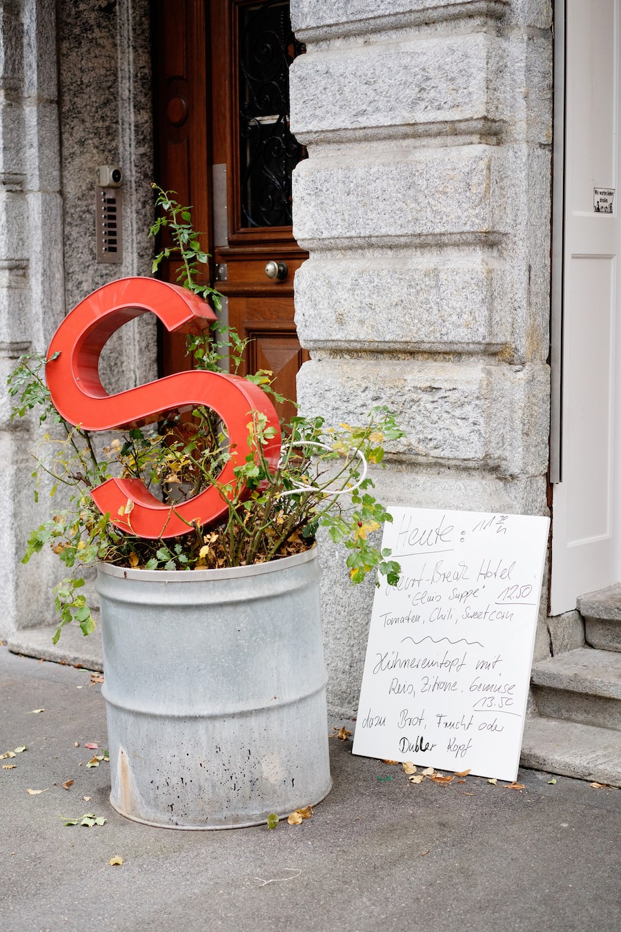 Zentrale für Gutes von Tine Giaccobo